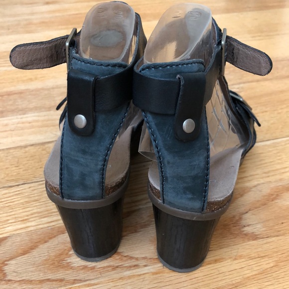 Dansko Sandals Size 39 - Picture 3 of 6